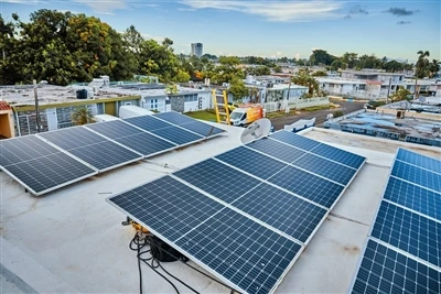 U . S. Stambena solarna lica sarađuje usred pomaka politike i pritiske na trž...